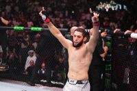 Икрам Алискеров финишировал Варлея Алвеса в первом раунде на UFC 294