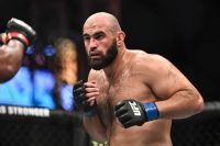 Шамиль Абдурахимов снялся с боя против Криса Дакаса на UFC on ESPN 28