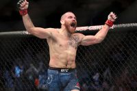 Джим Миллер усыпил Клея Гуиду "гильотиной" в первом раунде на UFC on ESPN 5