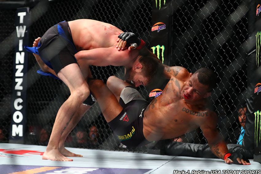 Видео боя Алекс Оливейра - Тим Минс UFC 207
