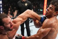 Пауло Коста одолел Рокхолда в кровавой зарубе на UFC 278