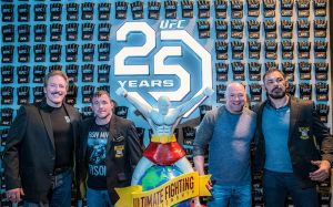 Бойцы поздравляют промоушен UFC с 25-летием