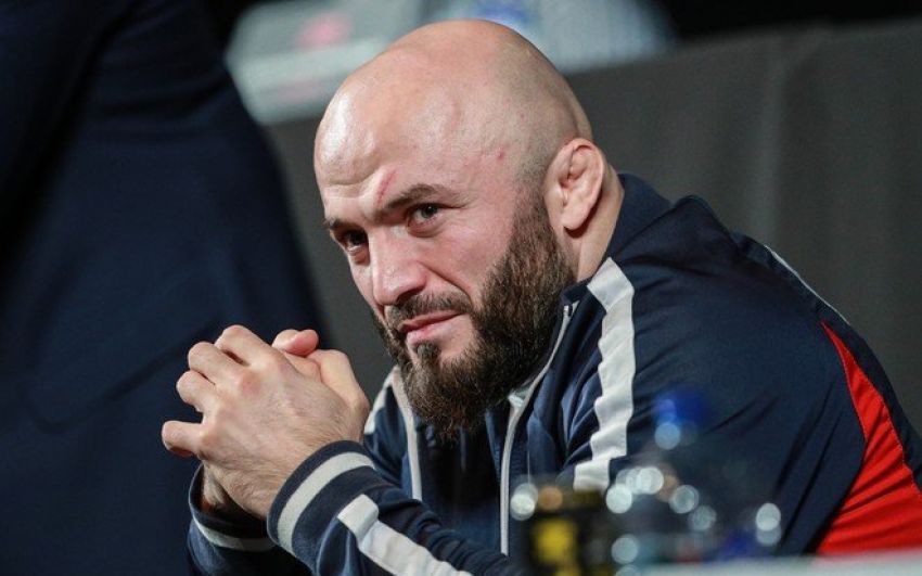 Магомед Исмаилов - о бое со Шлеменко: "Он должен понимать, что в него будут лететь пушки"