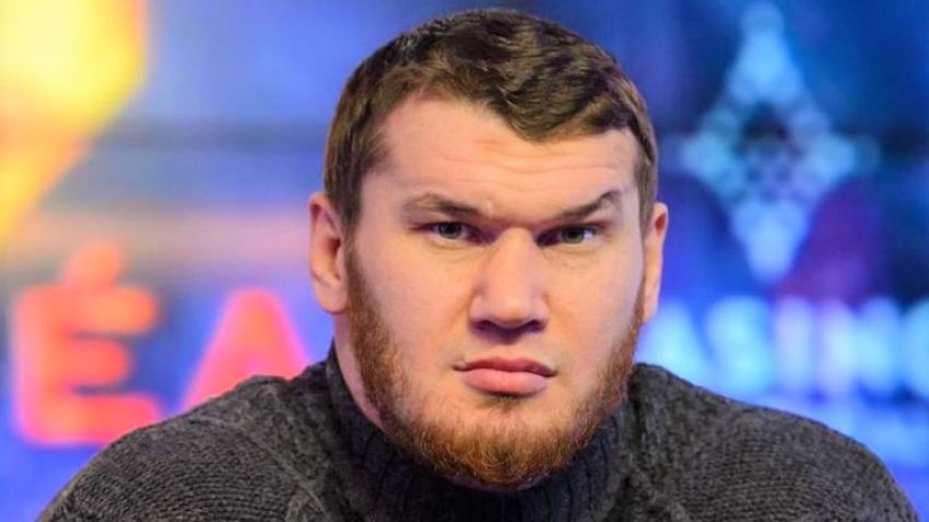 Арсланбек Махмудов оставил грозное послание Дэйву Аллену: "Мы увидим, что понадобится ему в углу после войны со мной"