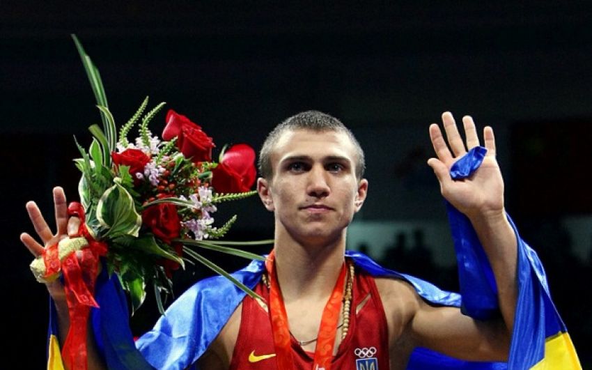 Василий Ломаченко продолжает удерживать самую длинную серию чемпионских боёв с нокаутами или нокдаунами