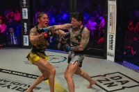 Крис Сайборг в кровавой битве победила Лариссу Пачеко на PFL Super Fights