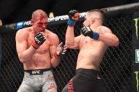 Видео боя Джо Лоузон - Крис Груэцмахер UFC 223