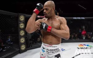 UFC Fight Night 128: Дэвид Бранч нокаутировал Тиаго Сантоса