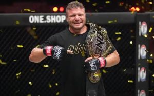 Анатолий Малыхин нокаутировал Грищенко, завоевав временный титул ONE Championship в тяжелом весе