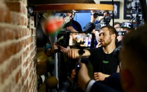 Василий Ломаченко провел открытую тренировку в Голливуде
