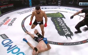 Патрисио Фрейре быстро разобрался с Педро Карвальо на Bellator 252