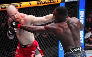 Джо Пайфер финишировал Исраэля Адесанью на UFC Fight Night 271