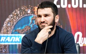 Дмитрий Бивол указал на слабые стороны Артура Бетербиева