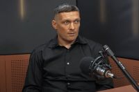 "Не только россияне": Усик рассказал, кто предлагал ему сменить гражданство