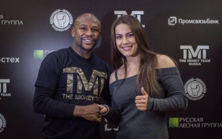 Флойд Мейвезер посетил тренировку чемпионки из Казахстана Фирузы Шариповой 