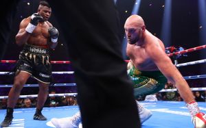 Энди Руис отреагировал на спорную победу Фьюри над Нганну: "Это ограбление"