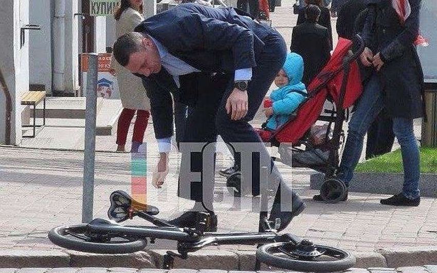 Мэр Киева Кличко упал с велосипеда, стоимостью в 5 тысяч евро 