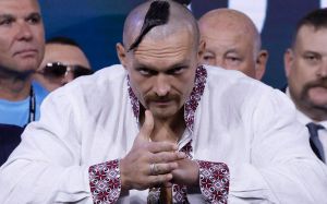 Александр Усик - о своих правилах жизни: "Я даже своих оппонентов бью с любовью и улыбкой"