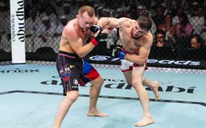 Петр Ян победил Мераба Двалишвили в трилогии на UFC 333