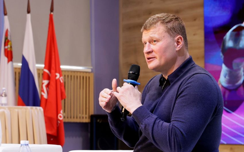 Александр Поветкин занялся доставкой гуманитарной помощи жителям Курской области