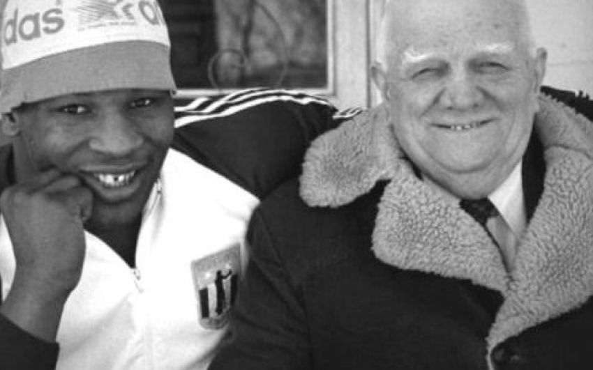 Брюс Уиллис сыграет Каса Д'Амато в спортивной драме "Cornerman"