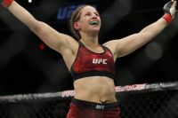 Сара Морас досрочно победила Лиану Джоджуа на UFC 242