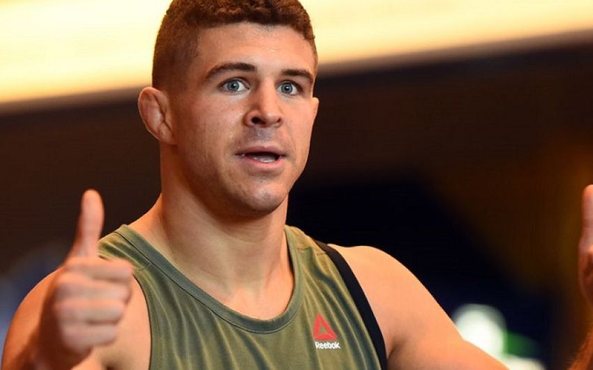 Эл Яквинта снялся с боя против Джастина Гэтжи, UFC ищет замену