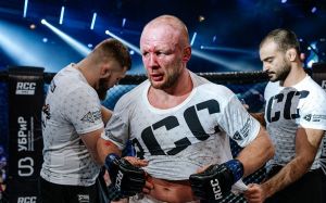 Даурен Ермеков раскритиковал Шлеменко за бой с Исмаиловым: "Я вообще не понимаю, как он готовится"