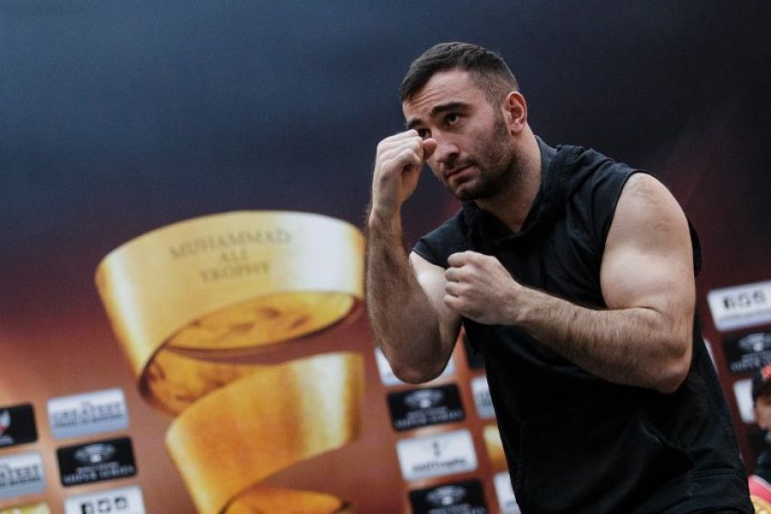 Мурат Гассиев: "Профессионалы готовы драться хоть на Луне"