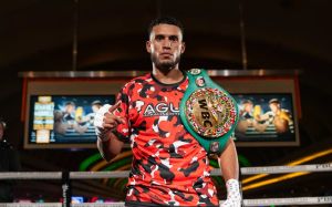 Дэвид Бенавидес отреагировал на назначение чемпионом WBC после отказа Бивола от их боя