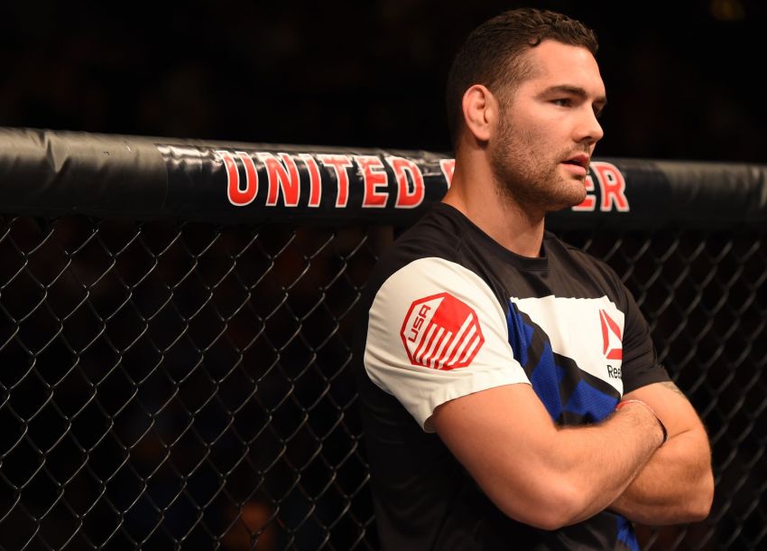 Chris Weidman returns to training after severe fracture with Uriah Hall