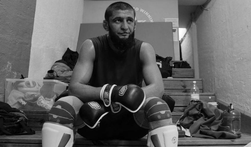 Тренер рассказал о состоянии Хамзата Чимаева: "Он звонил мне из больницы и говорил, что умрет"