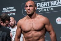 UFC on FOX 28: Илир Латифи "задушил" Овинса Сен-Прю в первом раунде