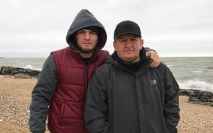 Абдулманап Нурмагомедов: "UFC грозит нам штрафами за российский флаг" 