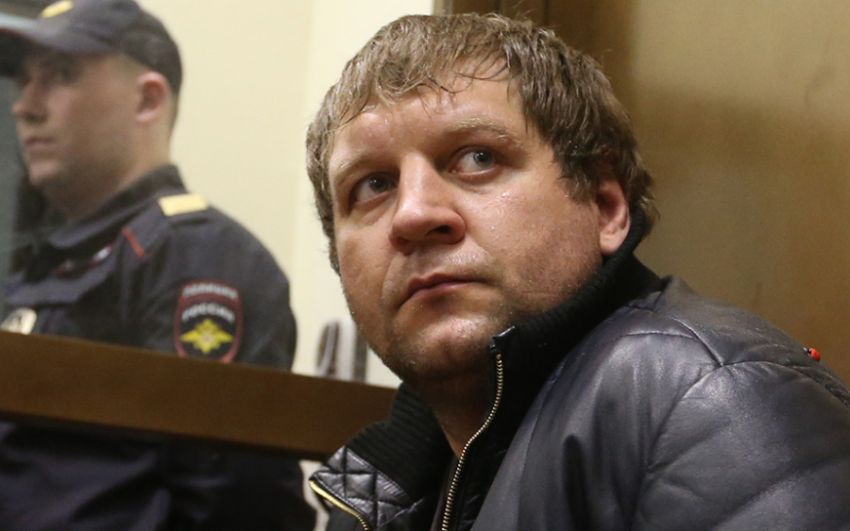 Суд оставил Александра Емельяненко под стражей