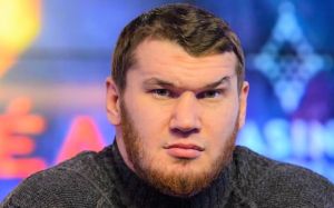 Арсланбек Махмудов остался без соперника на бой 16 декабря