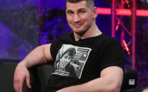 Папин объяснили поражение Асбарову длительным простоем
