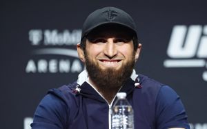 Магомед Анкалаев продолжает жаловаться перед боем с Алексом Перерой: "Все против меня"