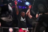 Фил Дэвис победил Мохаммеда Лаваля и стал претендентом на пояс чемпиона Bellator