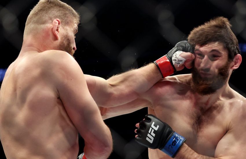 Анкалаев не смог побить Блаховича на UFC 282 — титульный бой завершился вничью