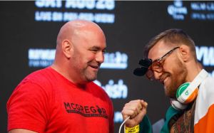 Майкл Биспинг: "UFC может сделать тонну денег на бое МакГрегор - Нурмагомедов"