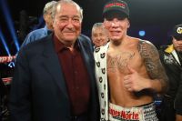 Оскар Вальдес продлил контракт с Top Rank