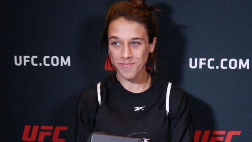 Joanna Jedrzejczyk advises Weili Zhang to forget about the knockout in the fight with Rose Namajunas and start a new chapter.