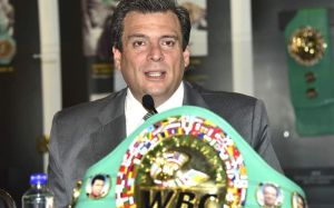 Глава WBC высказался насчет боя между Эрролом Спенсом и Теренсом Кроуфордом