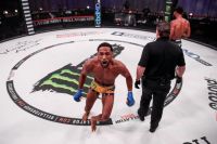 Эй Джей МакКи уверено побеждает Дэрриона Колдуэлла на Bellator 253