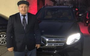 Рамзан Кадыров подарил внедорожник Mercedes-Benz отцу Хабиба Нурмагомедова