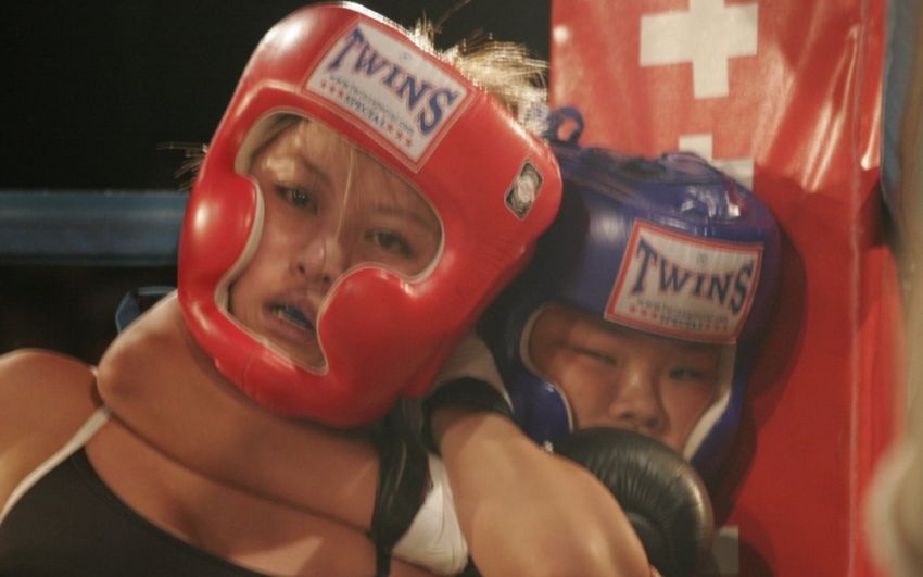 12-летняя японка одержала победу над 24-летней соперницей в поединке MMA
