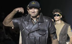 Владимир Кличко попробовал себя в качестве модели, пройдясь по подиуму