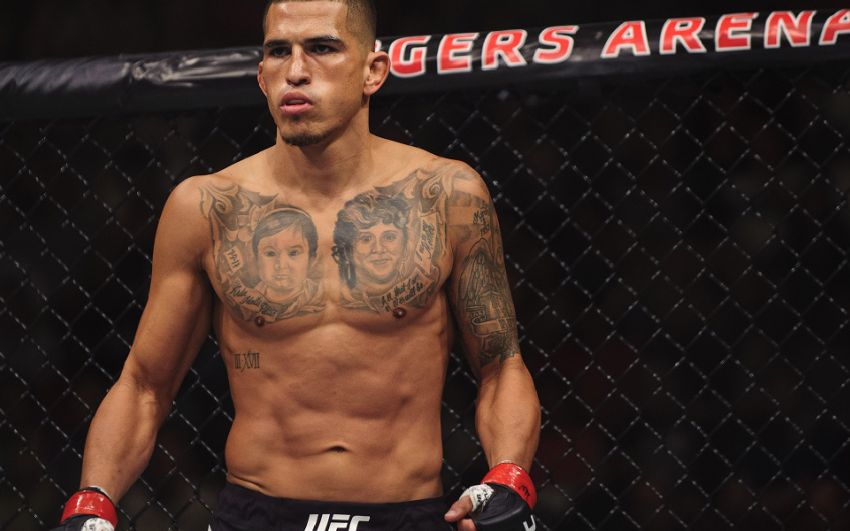 UFC 226: Энтони Петтис остановил Майкла Кьезу