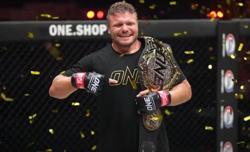 Анатолий Малыхин нокаутировал Грищенко, завоевав временный титул ONE Championship в тяжелом весе